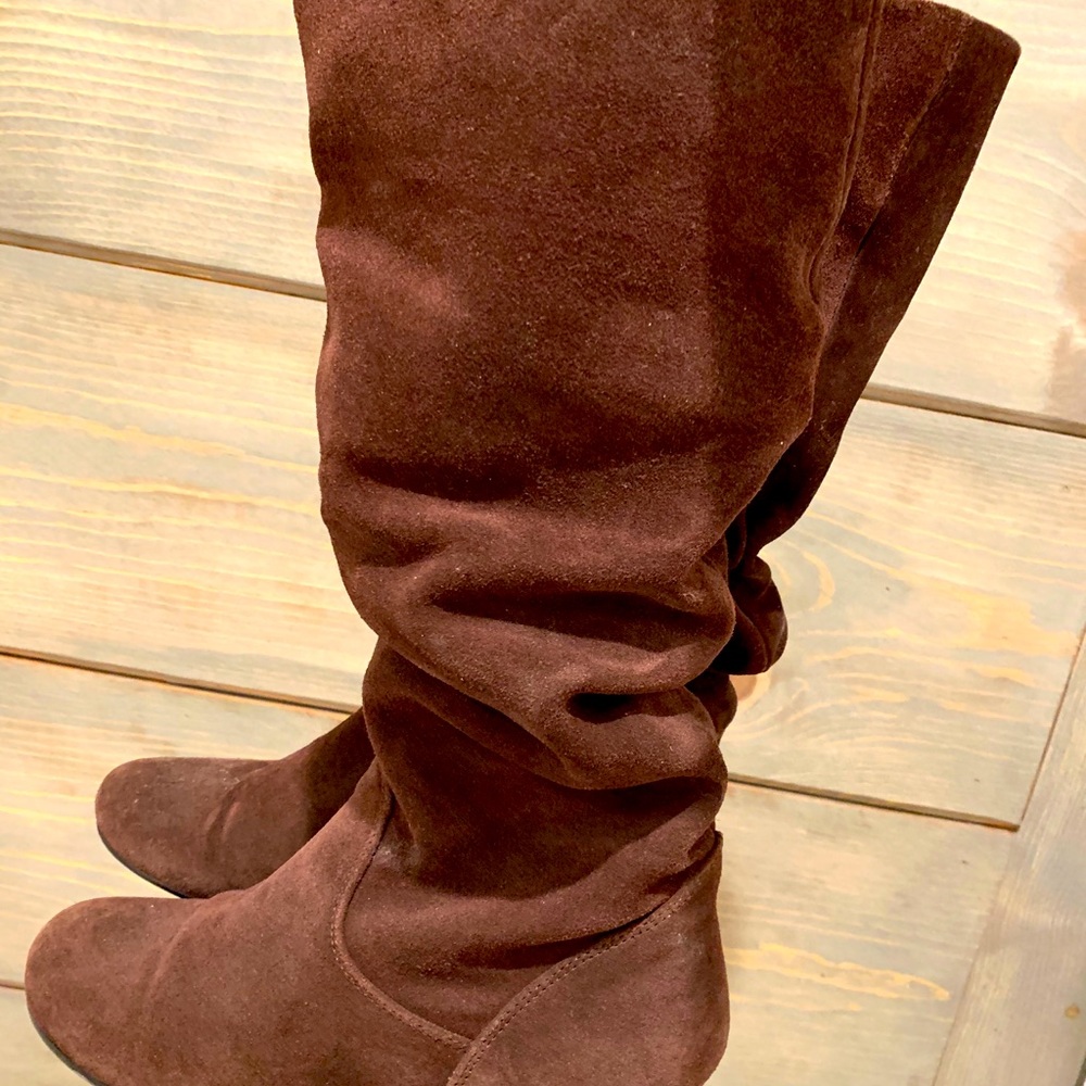 Steve Madden Brown Suede boots